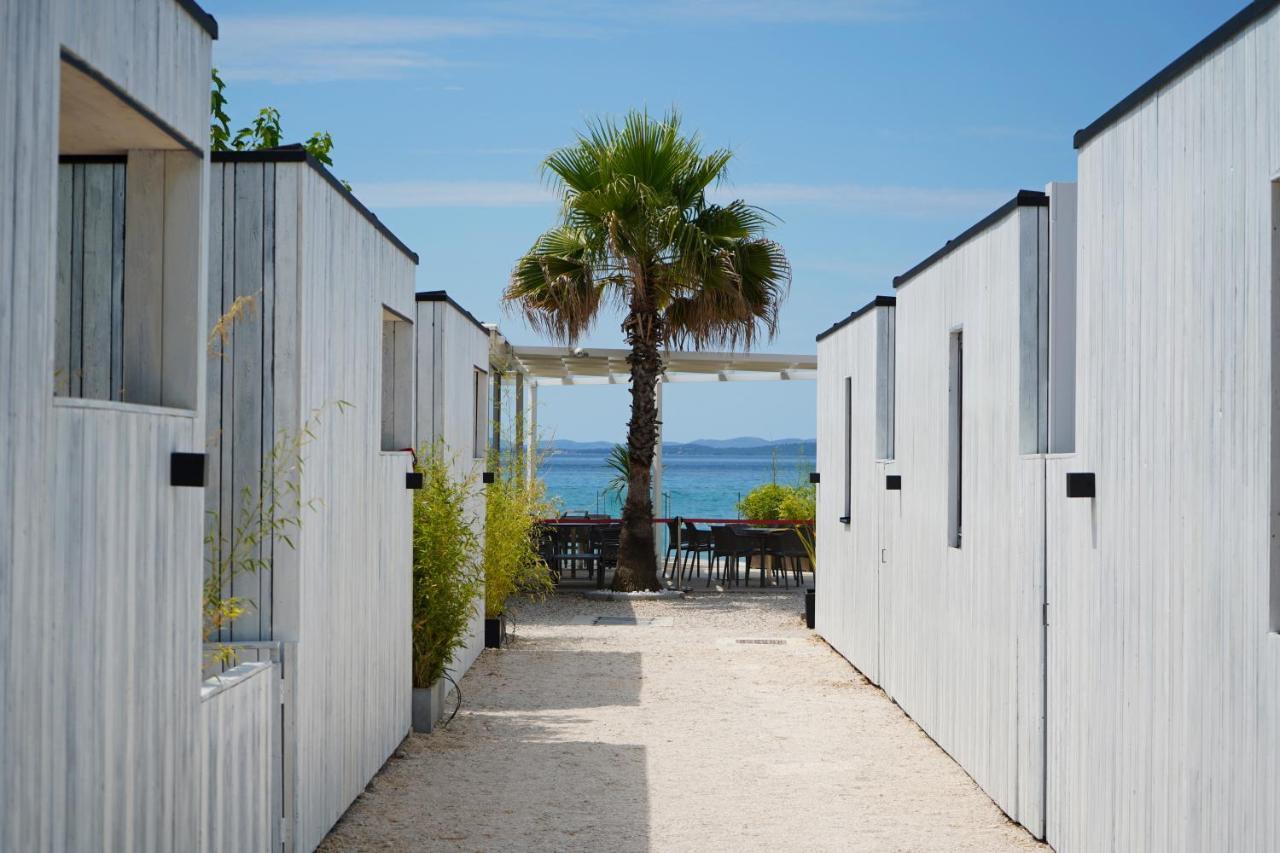 Boutique Style Eco-Beachhouse, Private Jacuzzi Privlaka  Buitenkant foto