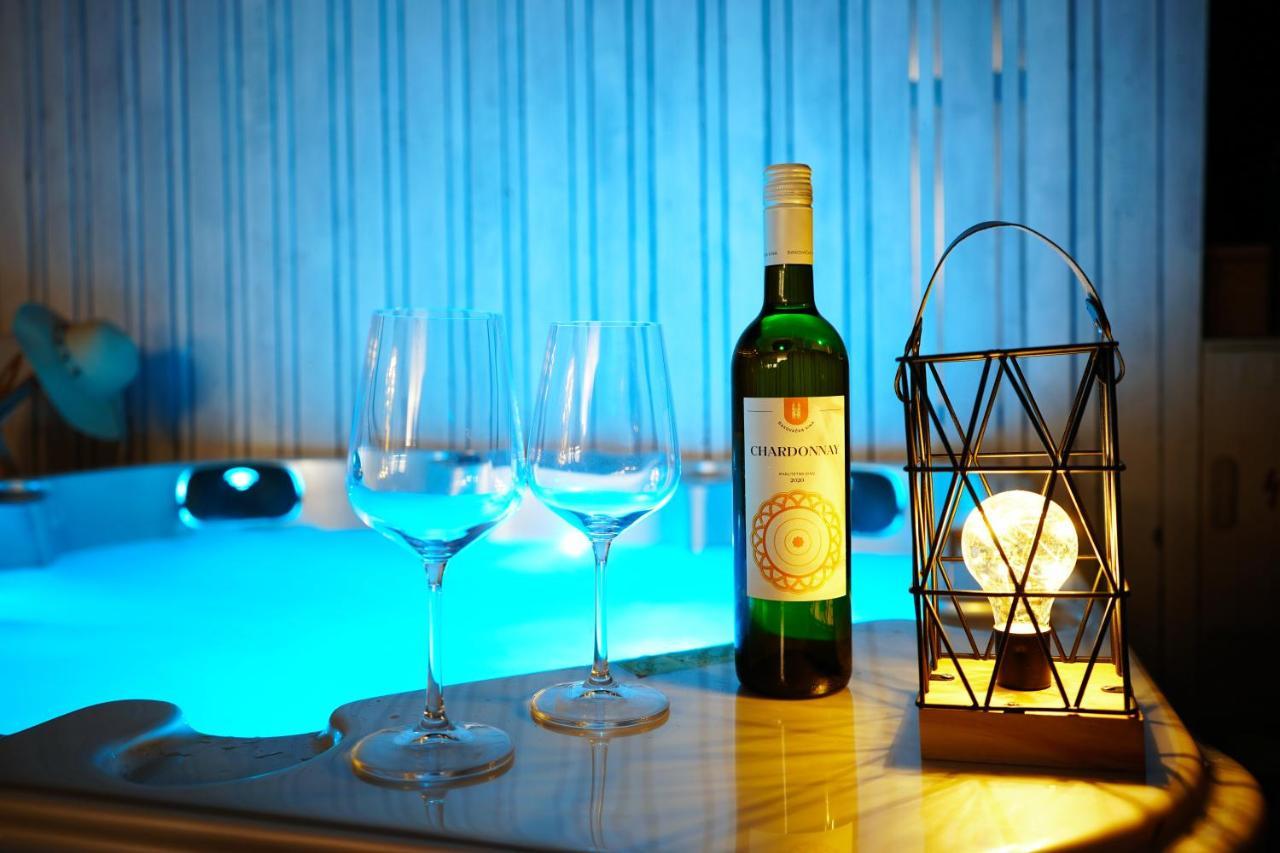 Boutique Style Eco-Beachhouse, Private Jacuzzi Privlaka  Buitenkant foto
