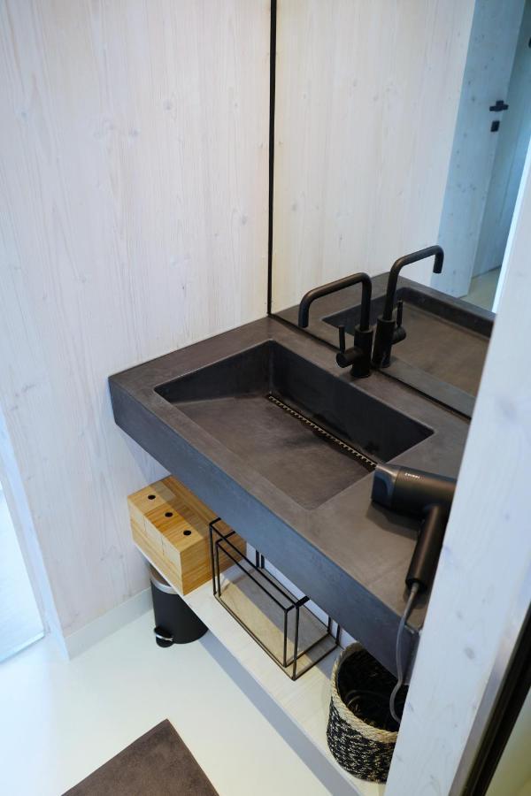 Boutique Style Eco-Beachhouse, Private Jacuzzi Privlaka  Buitenkant foto