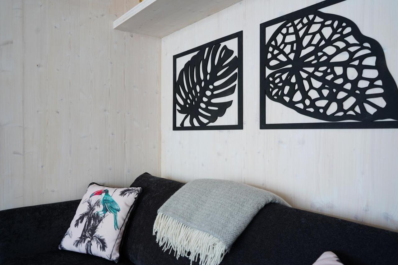 Boutique Style Eco-Beachhouse, Private Jacuzzi Privlaka  Buitenkant foto