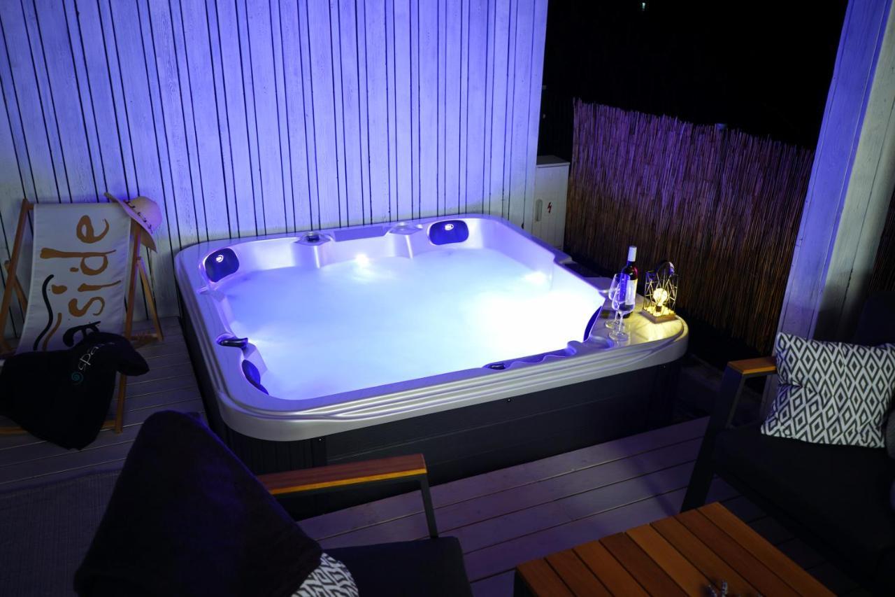 Boutique Style Eco-Beachhouse, Private Jacuzzi Privlaka  Buitenkant foto