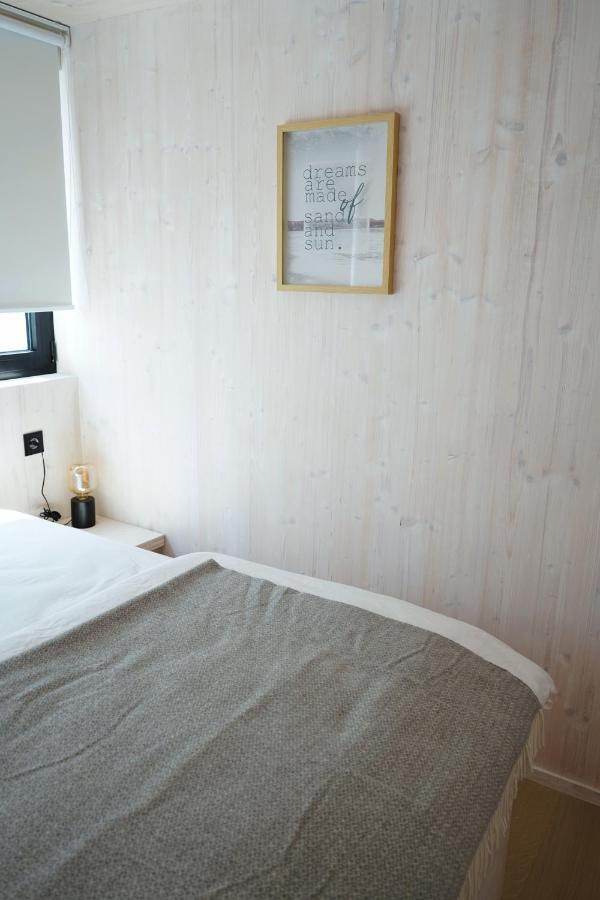Boutique Style Eco-Beachhouse, Private Jacuzzi Privlaka  Buitenkant foto