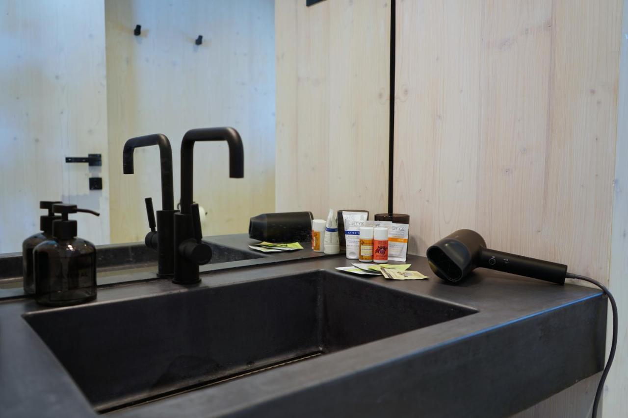 Boutique Style Eco-Beachhouse, Private Jacuzzi Privlaka  Buitenkant foto