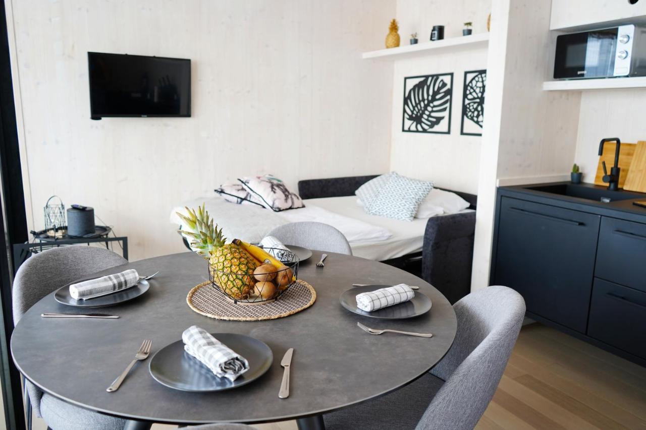 Boutique Style Eco-Beachhouse, Private Jacuzzi Privlaka  Buitenkant foto